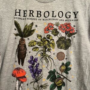 Herbology Hogwarts Women’s Gray T-Shirt